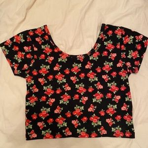 Cropped Fitted Black Tee